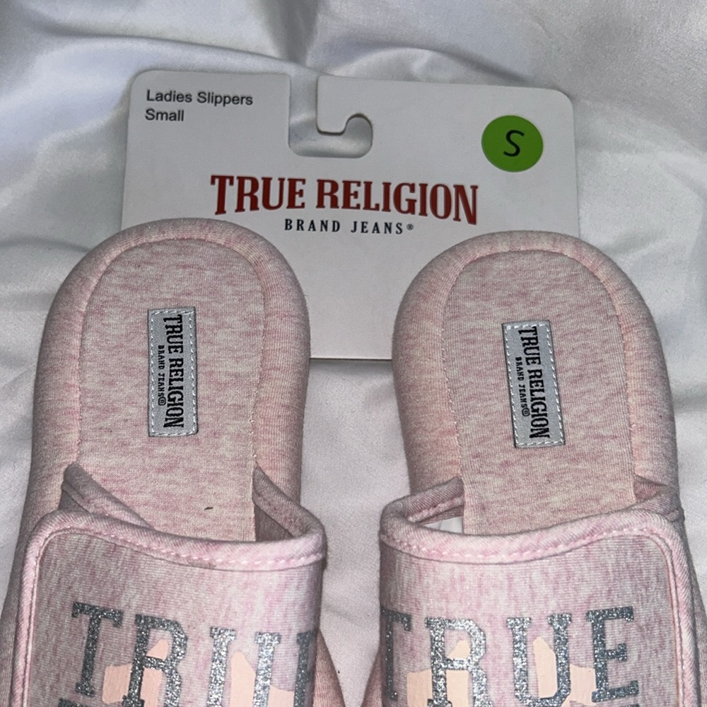 True Religion Pink And Gray Horseshoe Adjustable Strap Slide On Slippers - Picture 4 of 12
